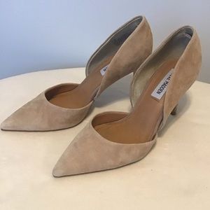 STEVE MADDEN SUEDE HEELS size 7.5 tan/nude